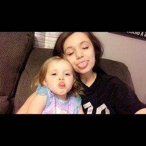 Meet your Posher, Deanica